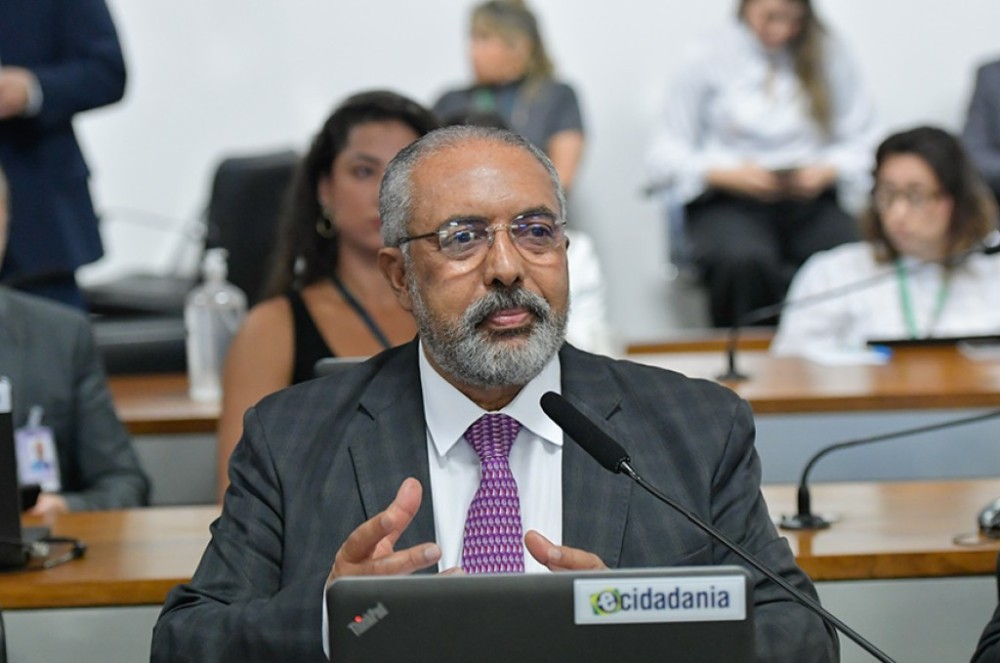 CE aprova profissionais de apoio para todos os níveis educacionais