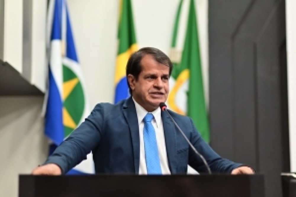 Vereador apresenta 18 indicações com serviços para atender 10 bairros