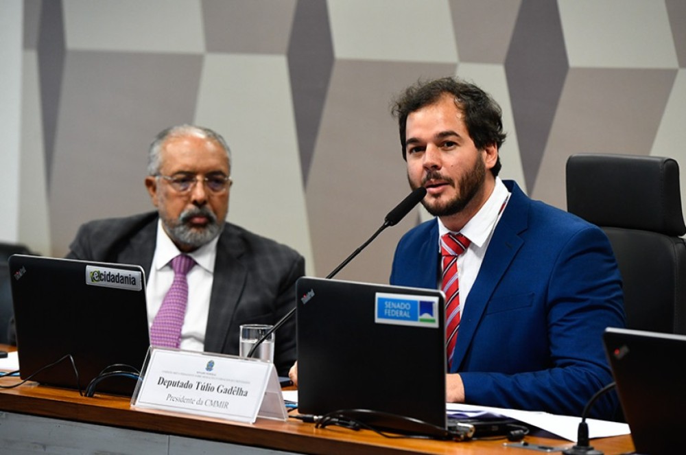 Comissão mista sobre migrações e refugiados é instalada e elege presidente
