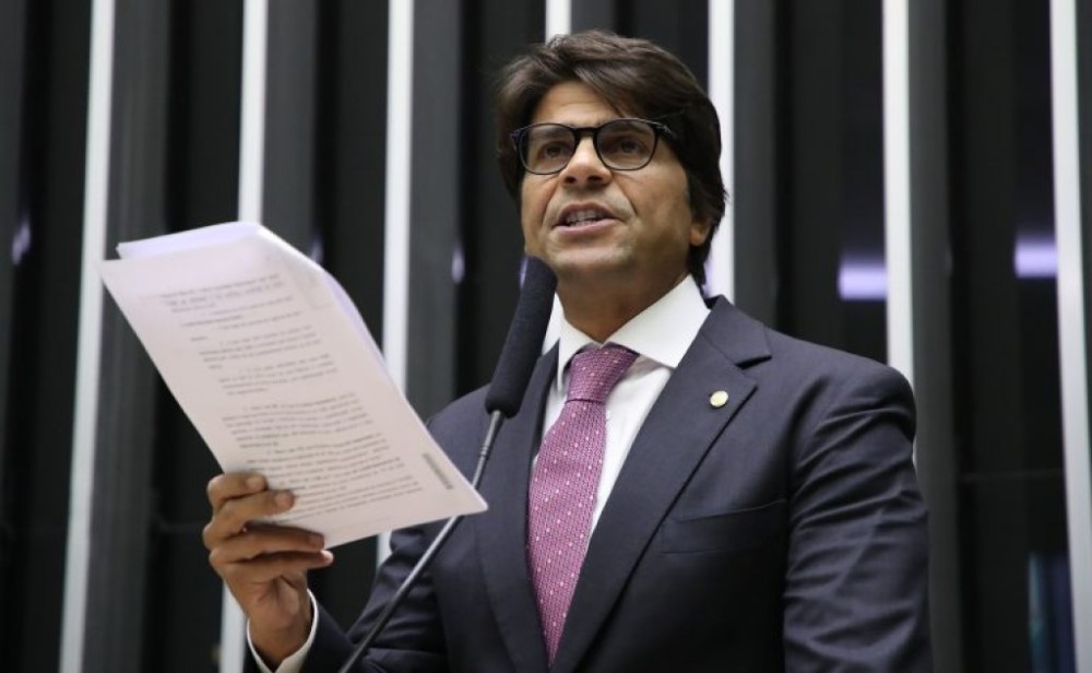 Câmara aprova projeto que uniformiza aplicação de juros para dívidas contratuais; acompanhe