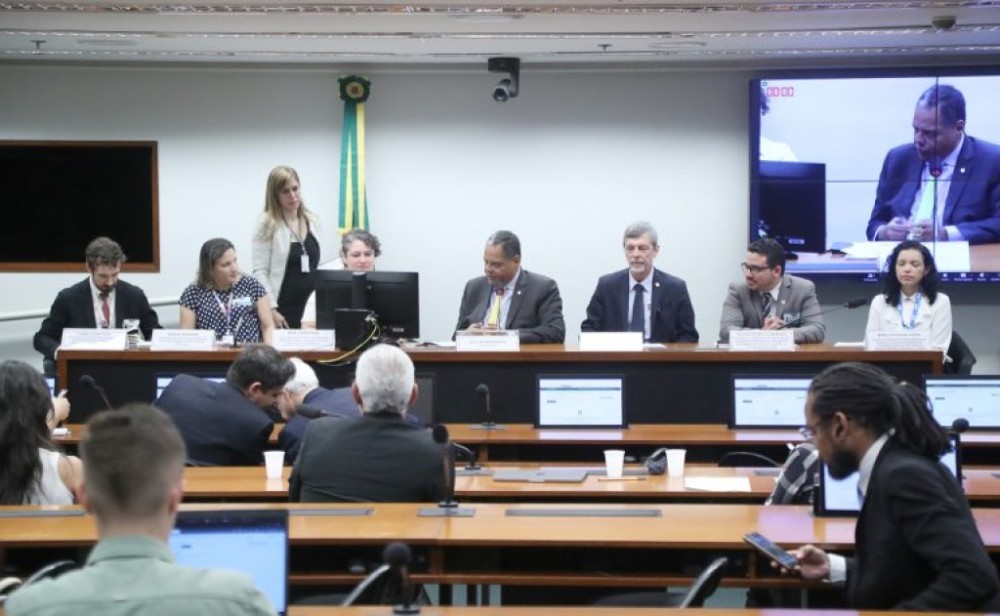 Comissão planeja erradicação da tuberculose por meio de vacina, financiamento e programa-piloto