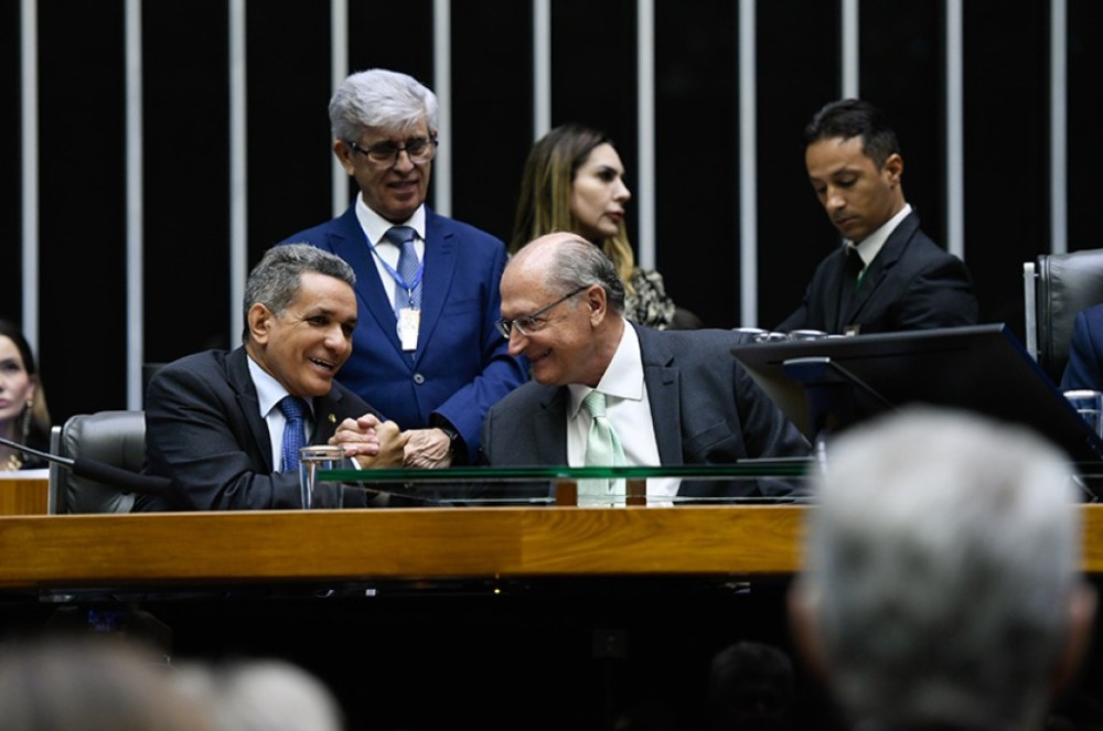 Regulamentação da reforma tributária é prioridade para indústria