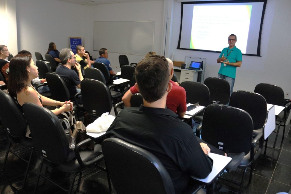 Atendentes que vão atuar nos postos da ALMT e Fórum de Cuiabá recebem treinamento