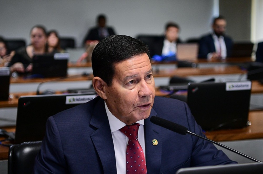 CCDD aprova projeto que limita remoção de conteúdo em redes sociais