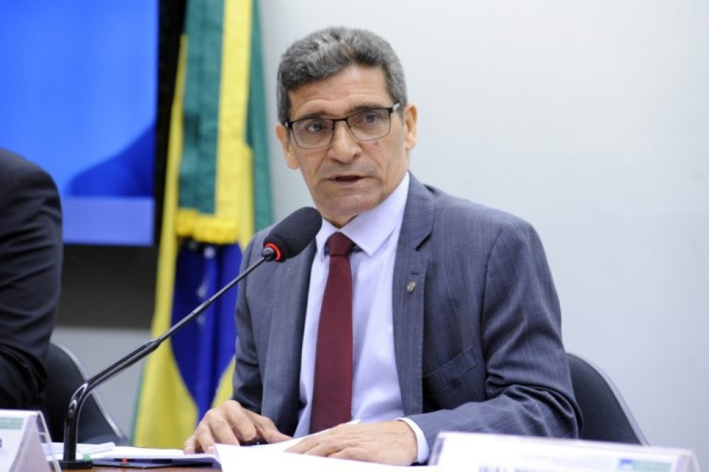 Comissão aprova pagamento de seguro-desemprego a pescador em caso de contaminação de peixes