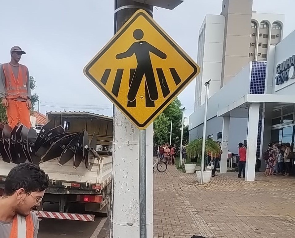 Município já organizou sinalização vertical em 77 bairros
