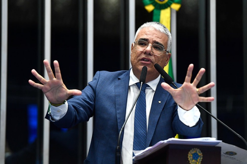 Girão critica ministro da Economia por declarações sobre Romeu Zema