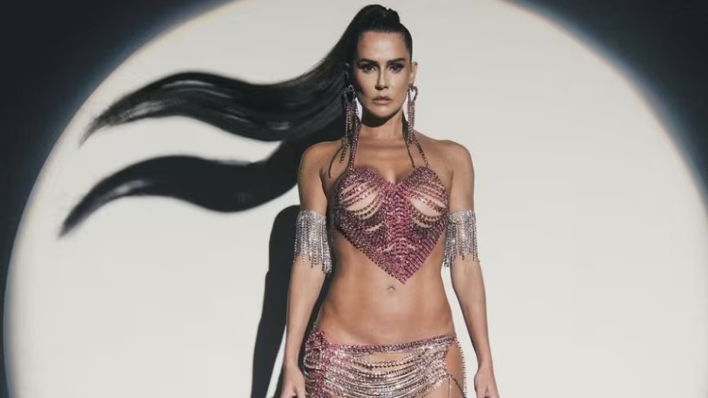 Deborah Secco revela segredo para manter um bumbum empinadinho: ‘Sem dieta’
