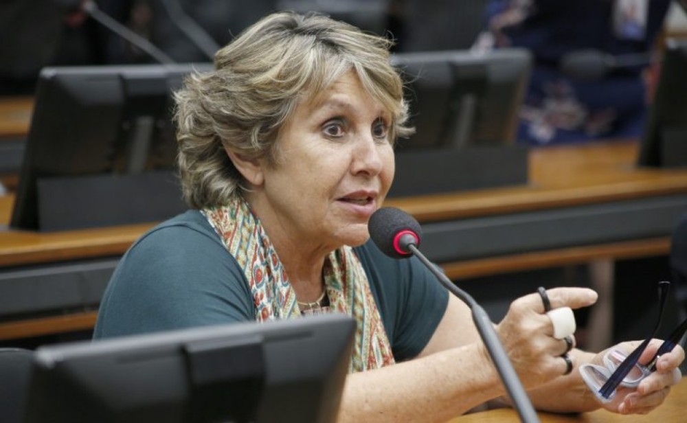 Comissão aprova projeto que proíbe Executivo de retirar homenagens prestadas a artistas