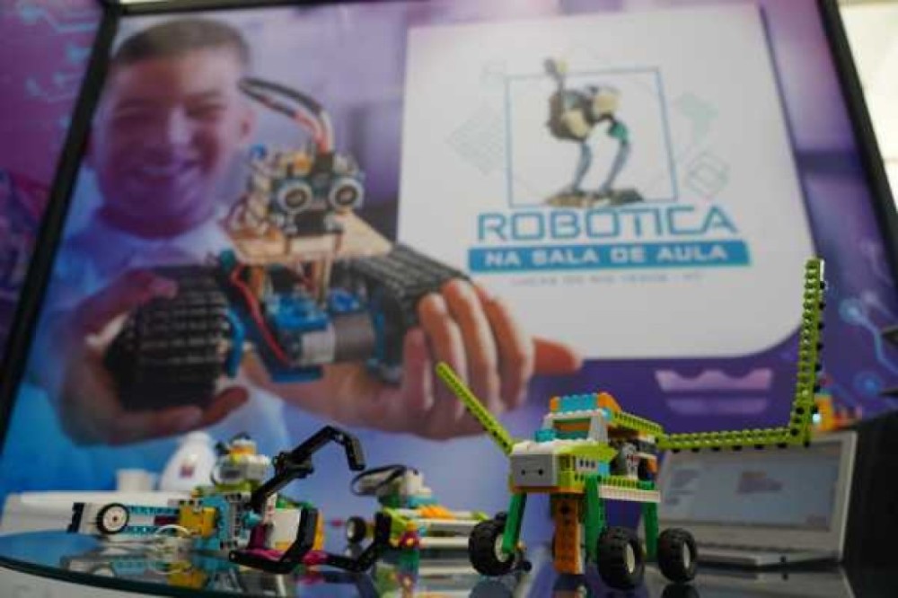 Stand Show Safra Connect recebe projeto de Robótica Municipal