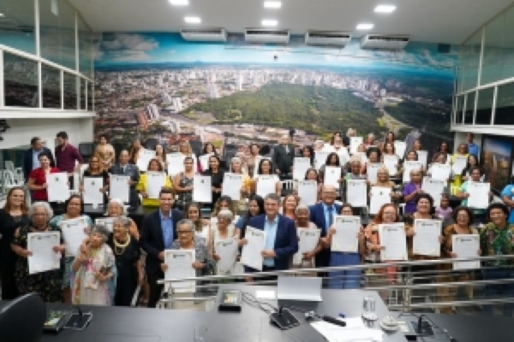Eduardo Magalhães homenageia 71 mulheres com Moção de Aplauso