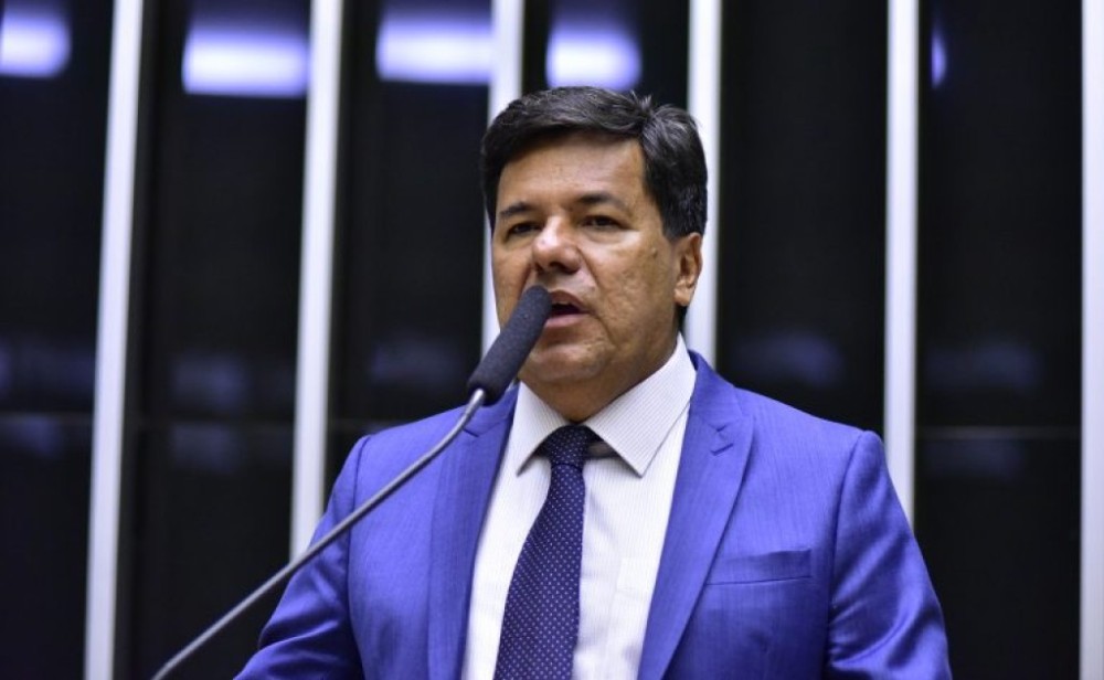 Aprovada urgência para projeto que redefine diretrizes do ensino médio