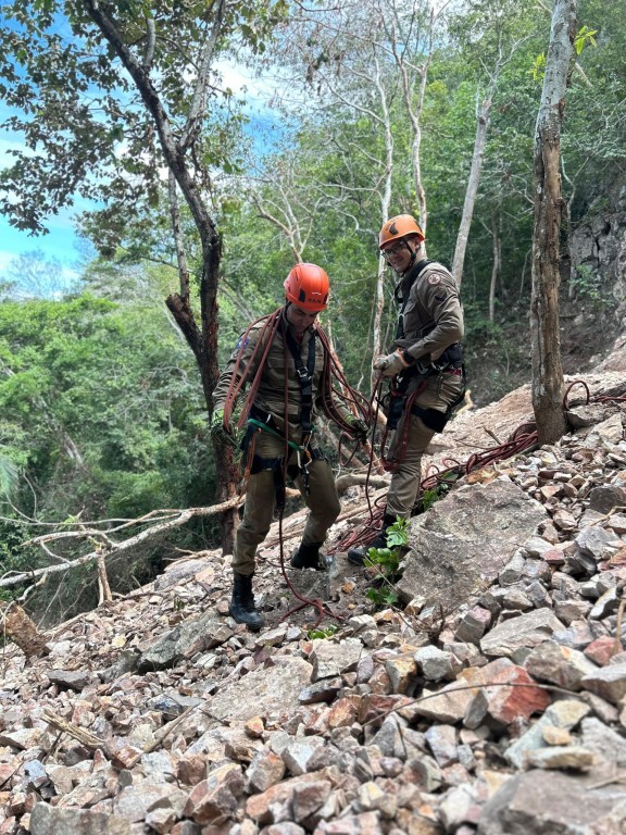 Corpo de Bombeiros resgata vítima em área de difícil acesso em Pontes e Lacerda