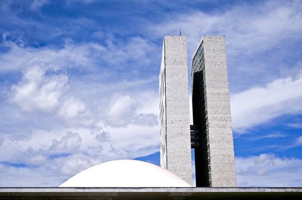 Sessão especial pelos 200 do Senado terá videos e lançamento de selos