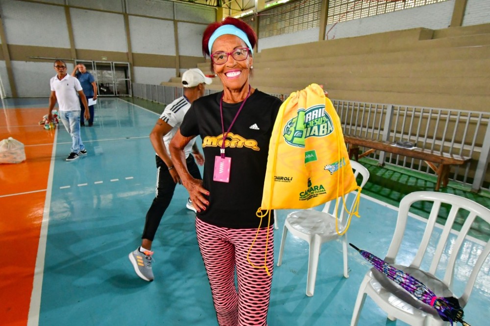 Maria do Carmo, aos 85 anos, já garantiu kit para 35ª Edição da Corrida Pedestre Senhor Bom Jesus de Cuiabá que será no dia 31
