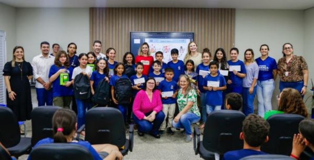 Alunos da Rede Municipal de Ensino são premiadas pelo projeto 