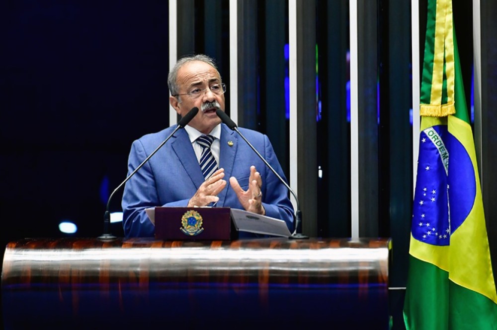 Chico Rodrigues elogia atuação do Senado em 200 anos