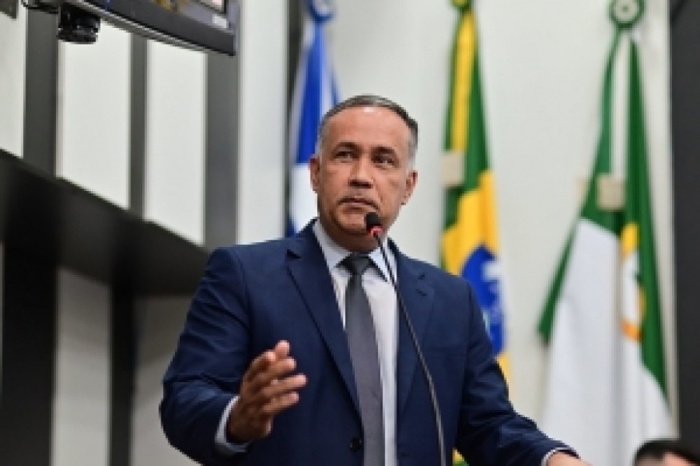 Luis Claudio se despede da Câmara com retorno de titular