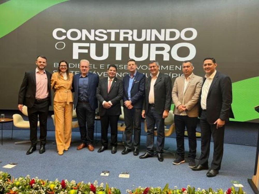 Em Brasília, prefeito participa de seminário que discute o uso de biodiesel