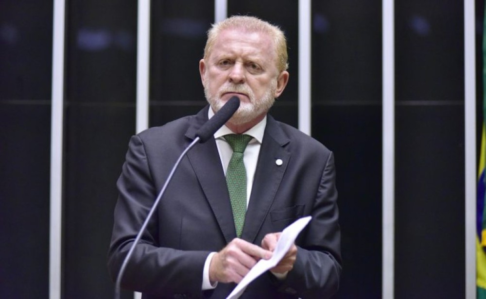 Projeto prevê licença-maternidade e paternidade para estudantes