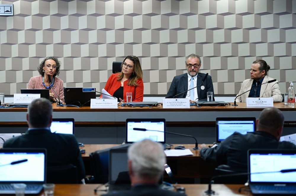 Debatedores defendem mudanças na lei para conter poluição da água no DF