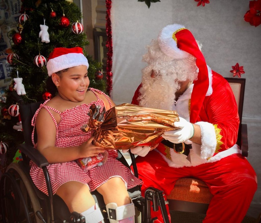 Cridac promove festa de Natal com entrega de mais de 600 brinquedos a crianças da unidade