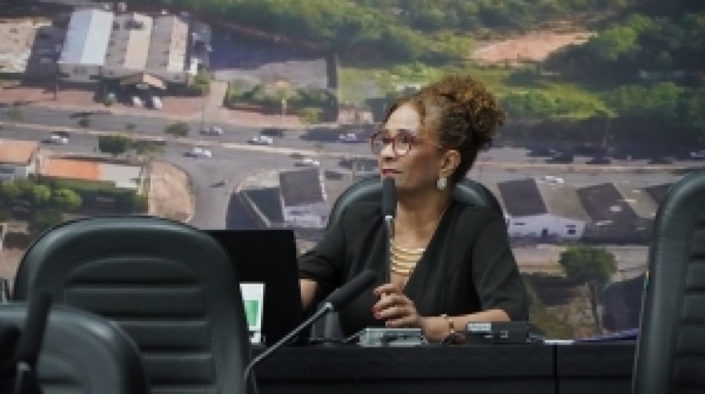 Edna defende recomposição salarial de servidores do município