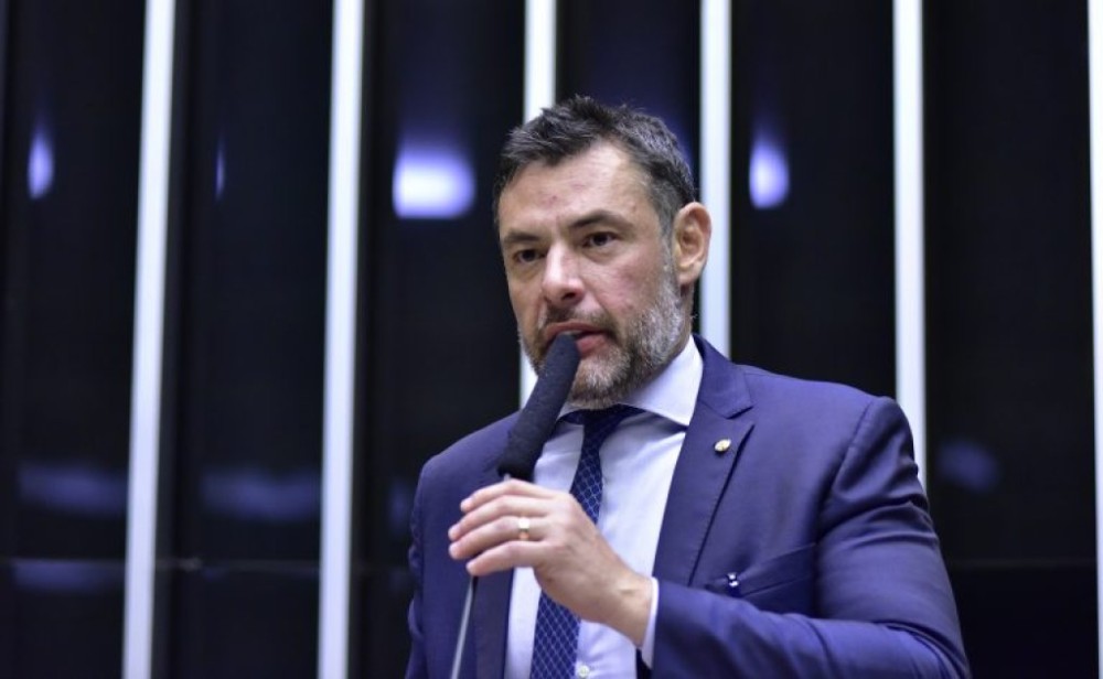 Projeto inclui perseguição judicial contra mulher no Código de Processo Civil