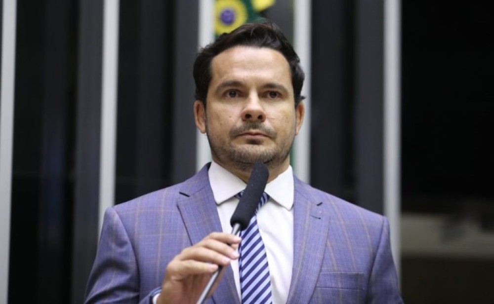 Projeto torna obrigatório desligar a iluminação de prédios públicos após as 22h