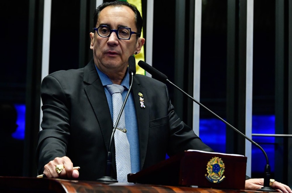 Kajuru pede que PF investigue dono do Botafogo