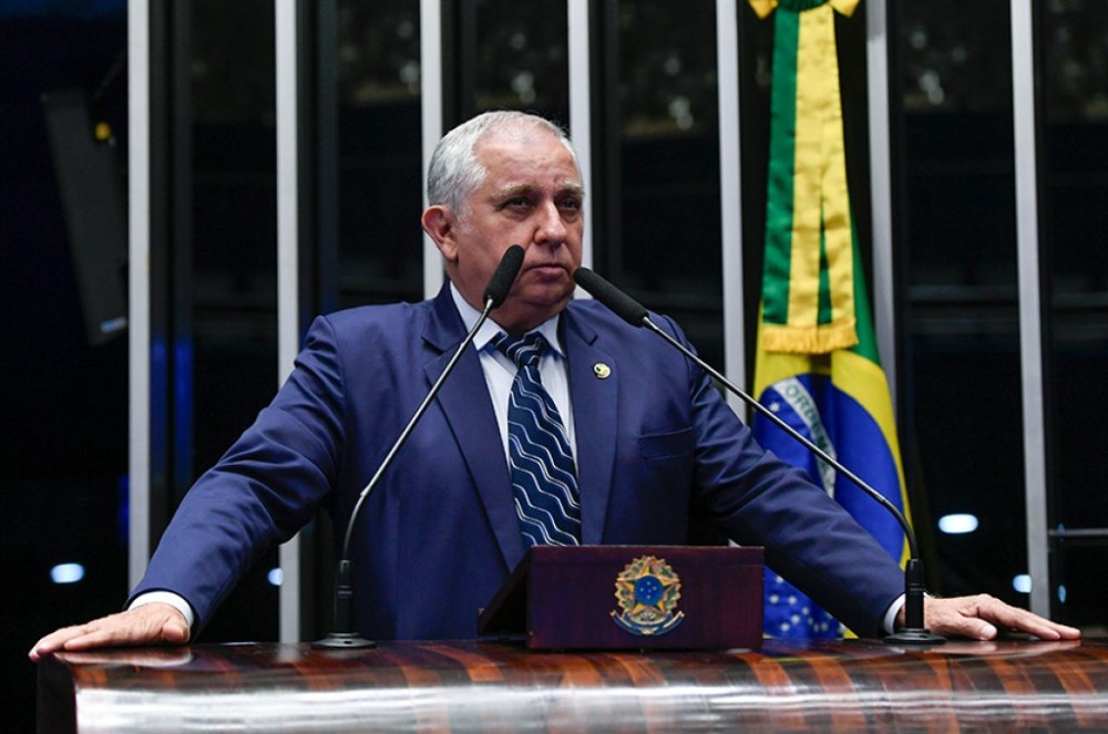 Izalci critica MP da reoneração e anuncia filiação ao PL
