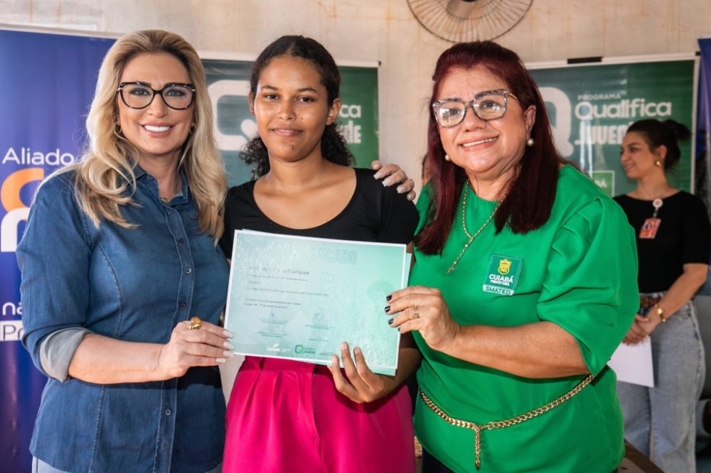 Durante entrega de certificados, primeira-dama Márcia Pinheiro destaca o potencial do programa Qualifica Juventude em despertar talentos