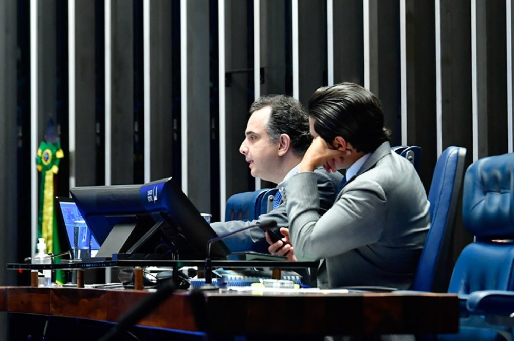 Medidas de proteção a trabalhadores em arquivos e bibliotecas seguem para sanção