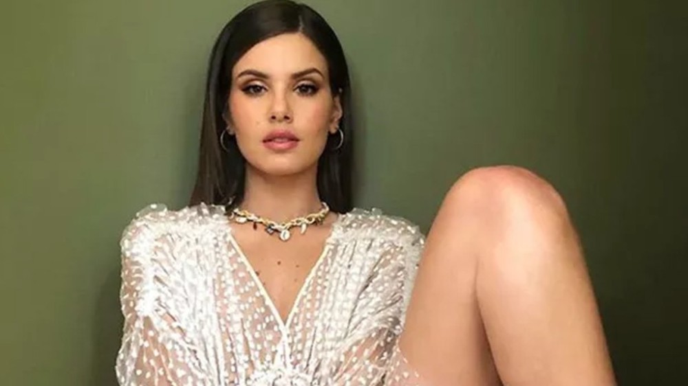 Camila Queiroz brilha em ensaio de lingerie e esbanja boa forma: ‘Elegância e sutileza’