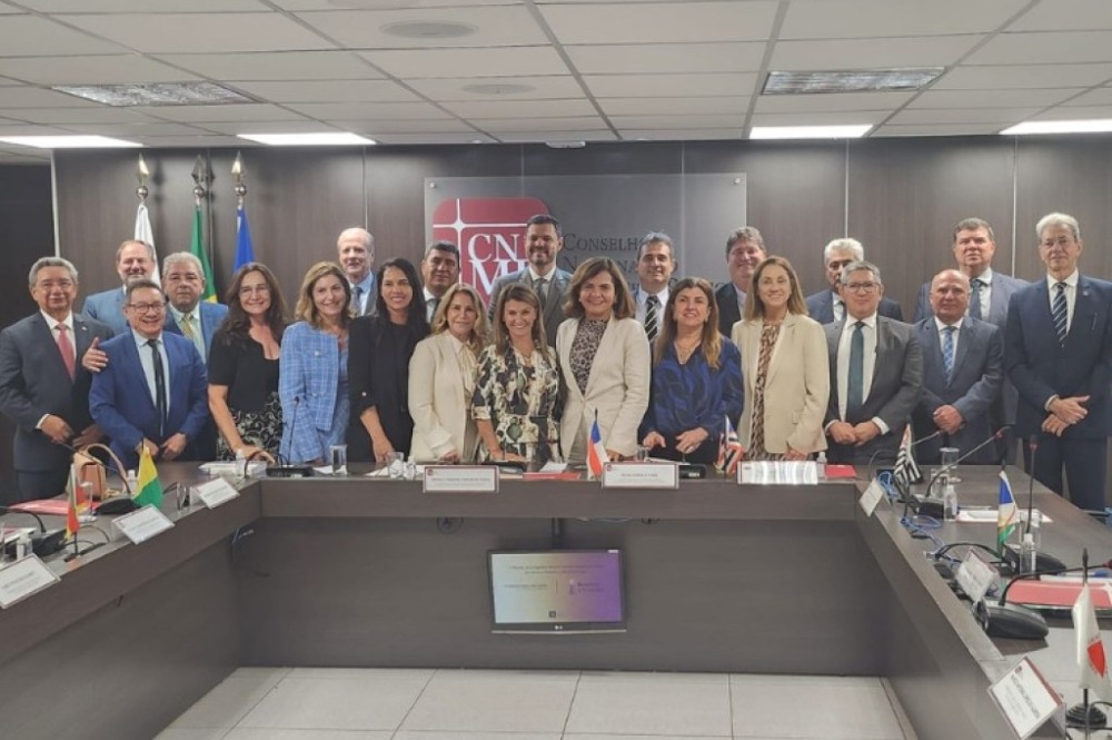 Residência fora da comarca de atuação é discutida em reunião