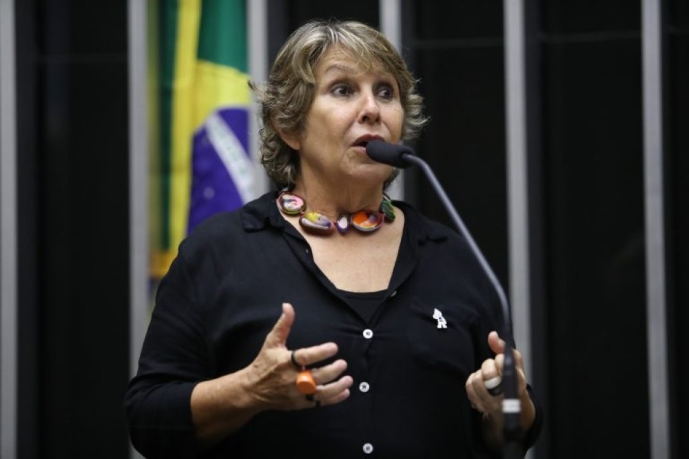 Comissão debate aplicação do novo estatuto dos intérpretes de Libras