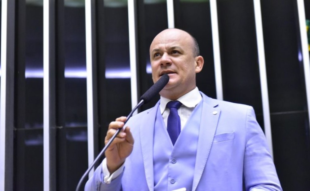 Deputados discursam a favor e contra a derrubada do veto ao marco temporal das terras indígenas