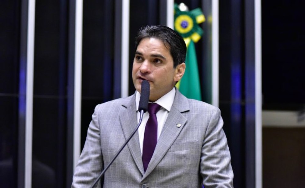 Projeto torna obrigatório usar material biodegradável em folhetos de publicidade