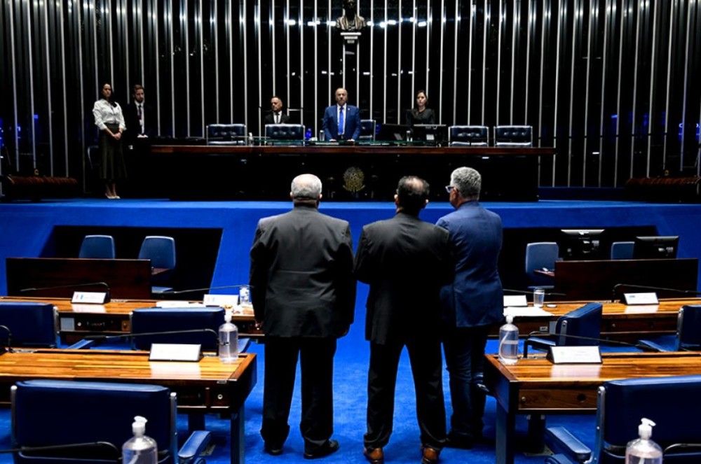 Com voto de pesar e minuto de silêncio, senadores homenageiam Ziraldo