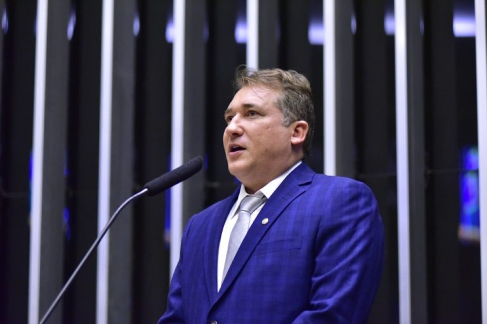 Projeto prevê programa de cirurgia capilar pelo SUS