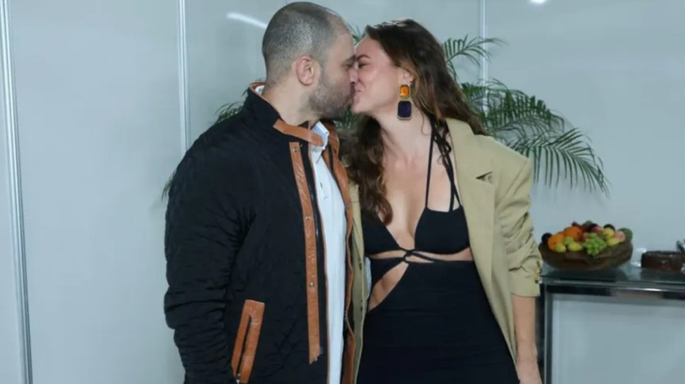 Em aeroporto, Paolla Oliveira e Diogo se despedem com cena de novela: ‘Grude’