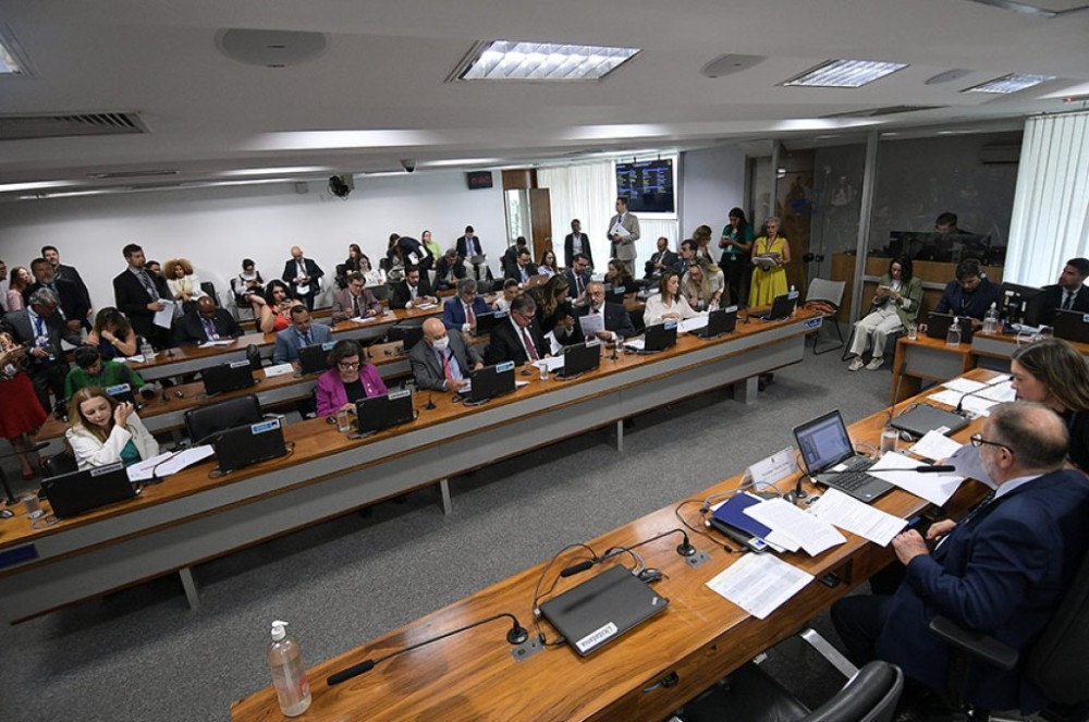 CE aprova prioridade para escolas, creches e hospitais em serviços de saneamento