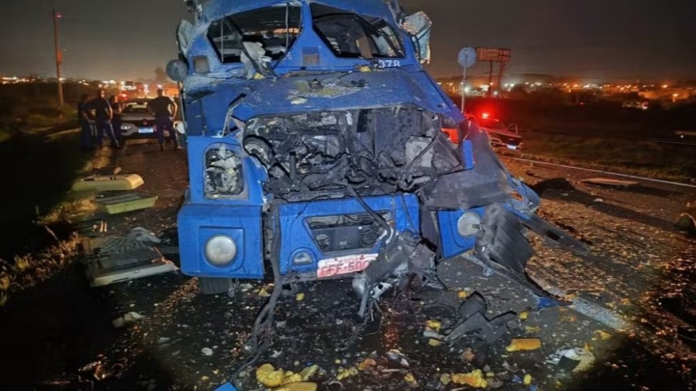 Criminosos atacam agência bancária e carros-fortes no interior de SP
