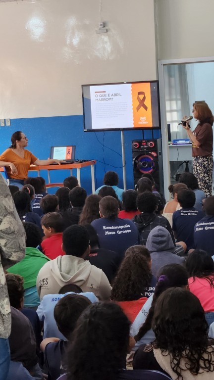 Abril Marrom alerta sobre prevenção à cegueira