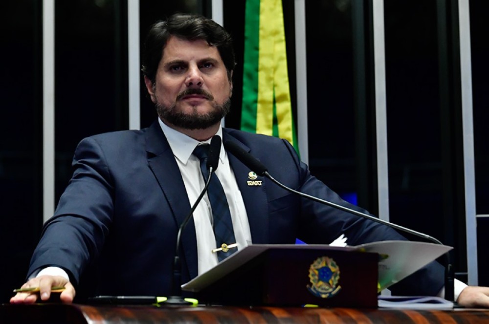 Marcos do Val diz que não é possível regulamentar redes sociais