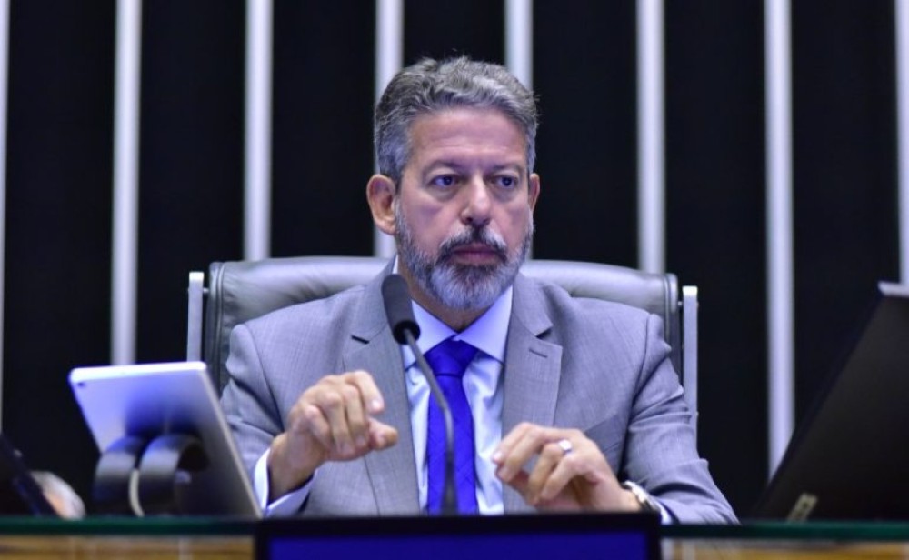 Lira anuncia que reforma tributária será votada nesta sexta-feira