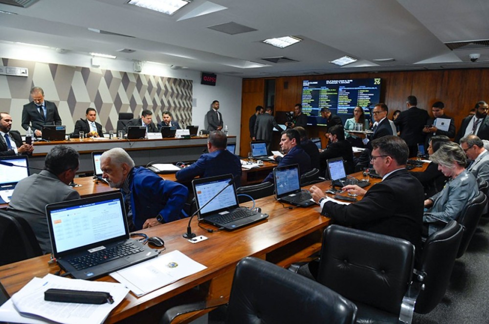 CCJ aprova novo 'marco dos seguros'