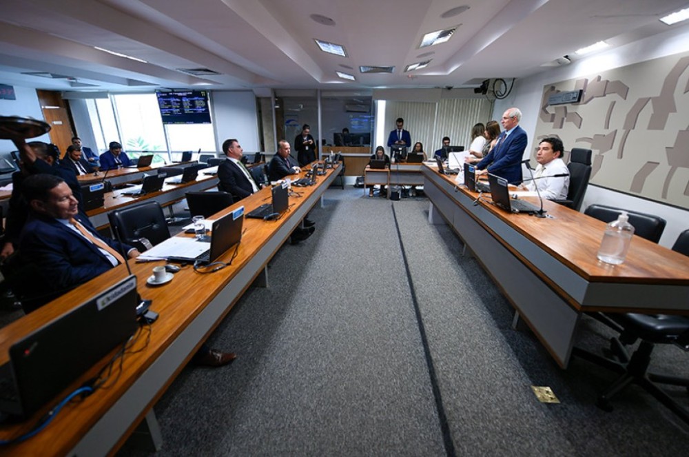 CCDD aprova renovação e outorga de 11 emissoras de rádio e TV