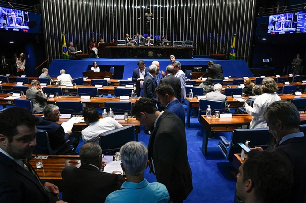 Aprovada urgência para projeto que reajusta faixa de isenção do IRPF