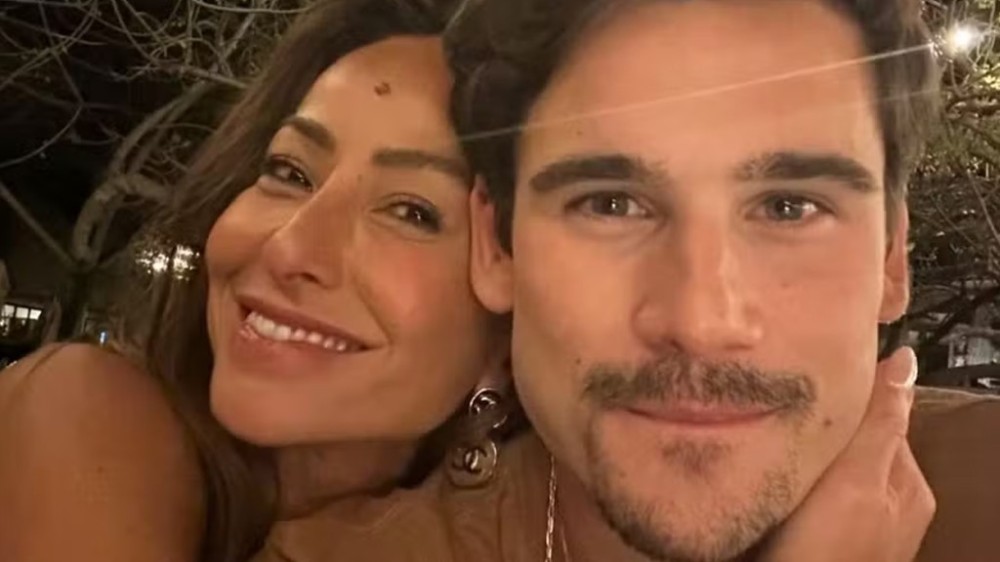Juntos há quase dois meses, Sabrina Sato e Nicolas já fizeram seis viagens: ‘Maior love’